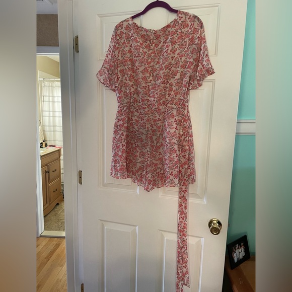 BB Dakota PICKING ROSES ROMPER - Picture 4 of 5